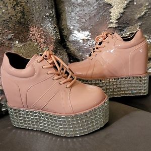 NEW CAPE ROBIN -UPROAR SHOES